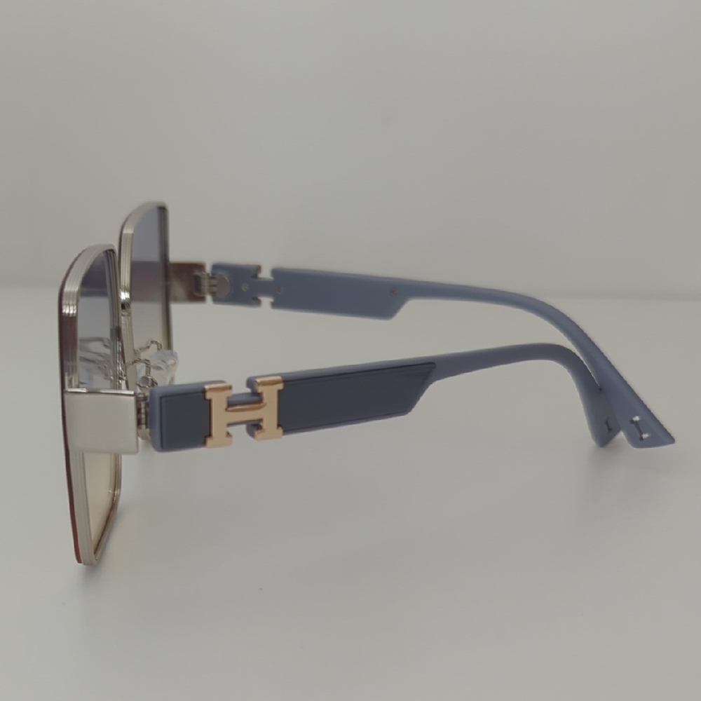 Elegant Gradient Square Sunglasses - image 4